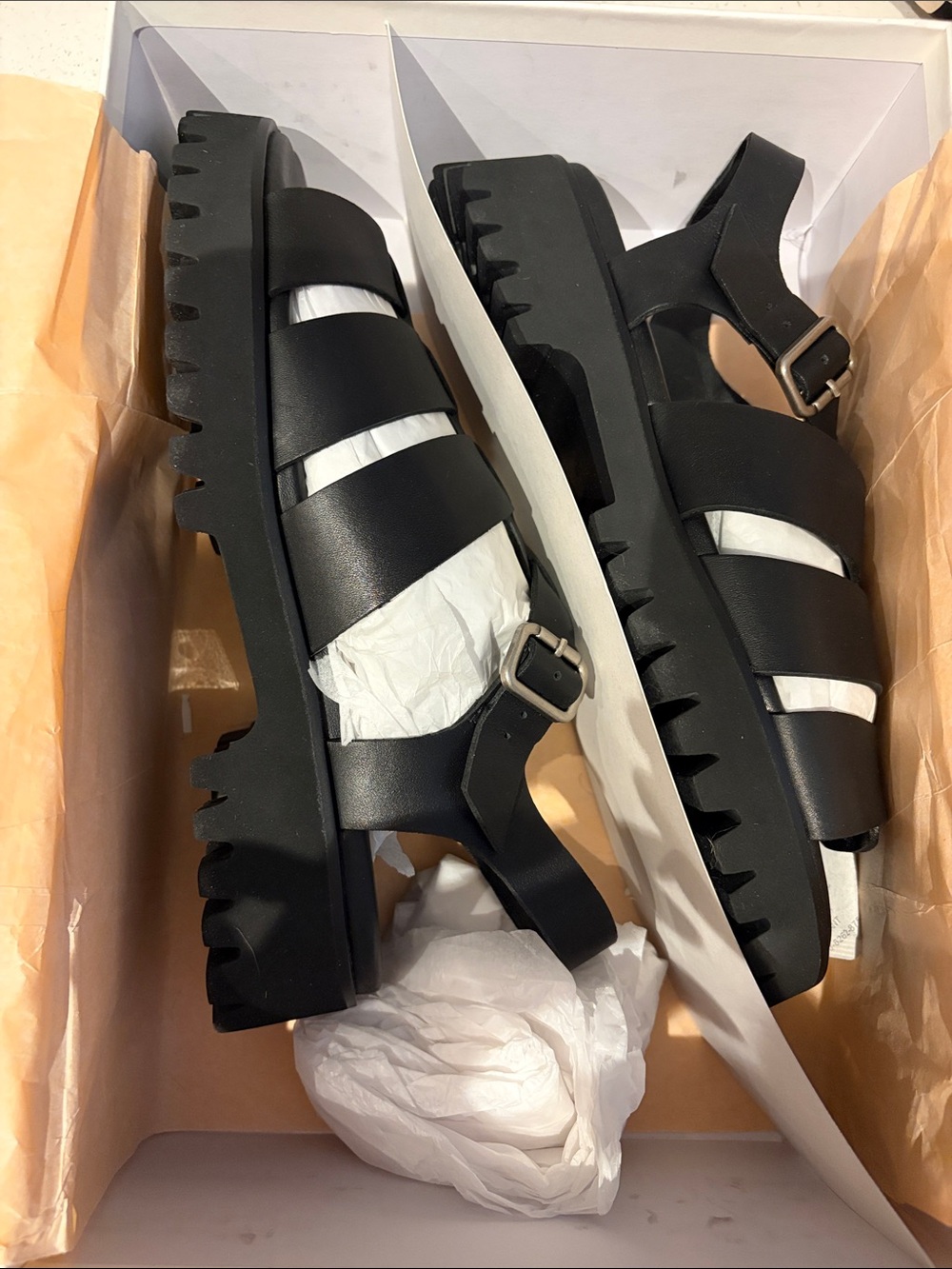 Quince Black Chunky Fisherman Sandals